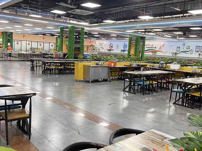 工厂饭堂一角