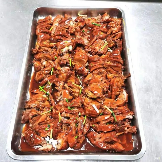 惠州食堂承包公司如何保证饭菜质量